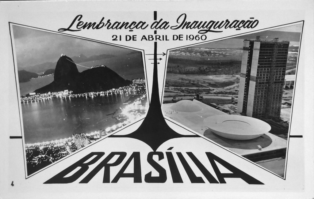 “Lembrança da Inauguração de Brasília - 21 de abril de 1960”. Documento fotográfico, 9 x 12 cm.